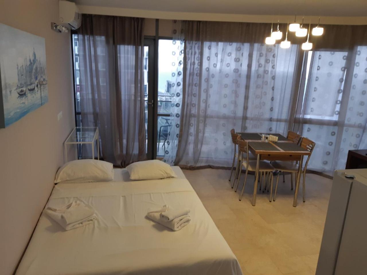 Orbi Sea Towers Batumi Resort ภายนอก รูปภาพ