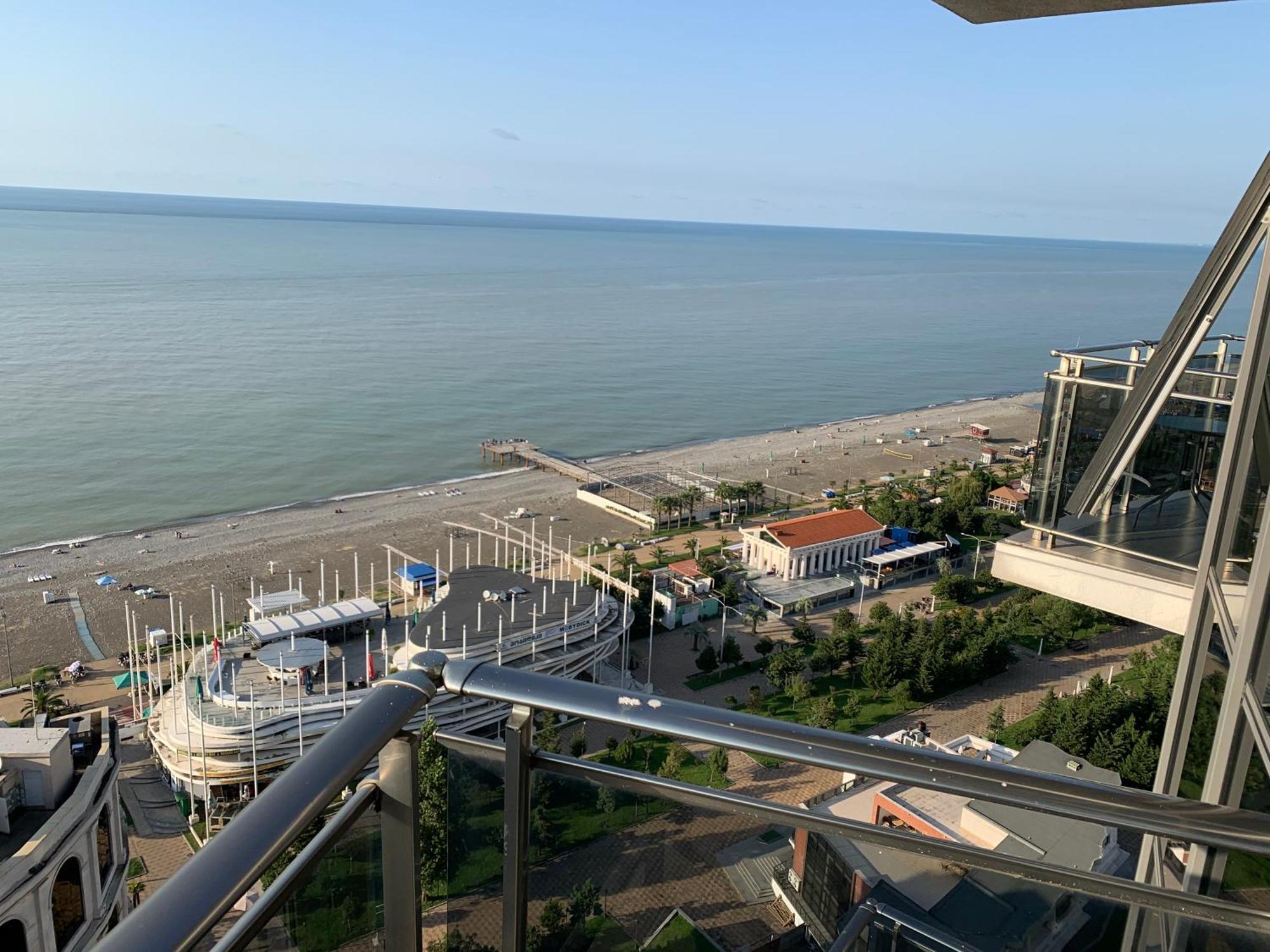 Orbi Sea Towers Batumi Resort ภายนอก รูปภาพ